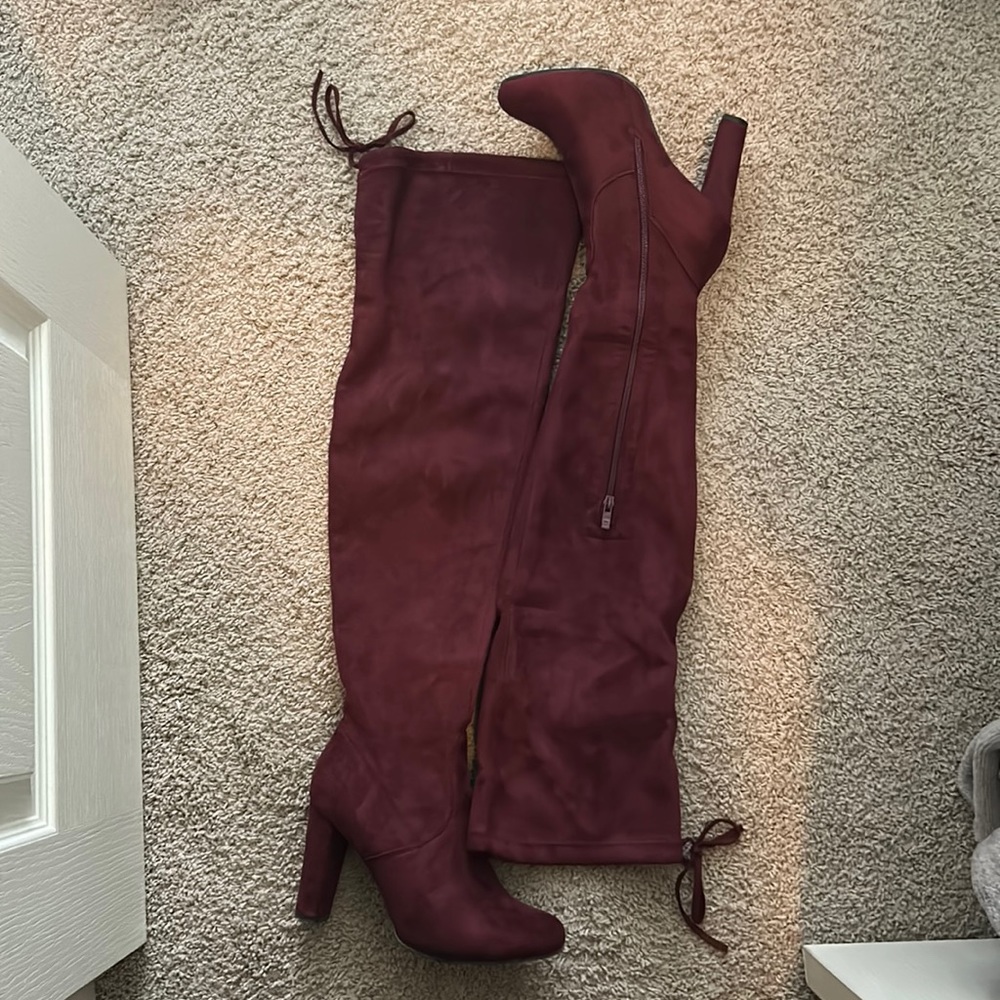 Knee high heel boots, color Wine very beautiful